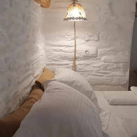 Est 1852 - Katoi Art Apartment