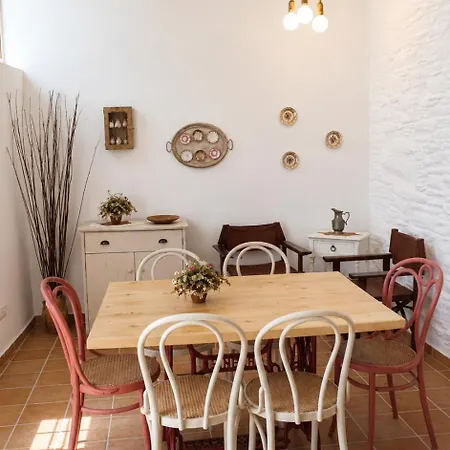 Est 1852 - Katoi Art Apartment *